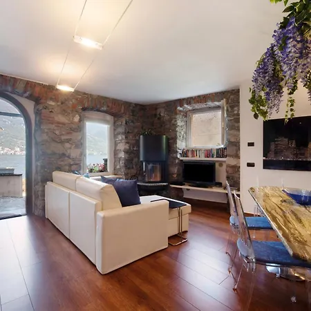 بيت للعطل Luxury Lakefront ليتْسّينو