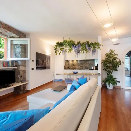 بيت للعطل Luxury Lakefront ليتْسّينو