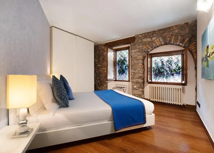 Luxury Lakefront * Lezzeno