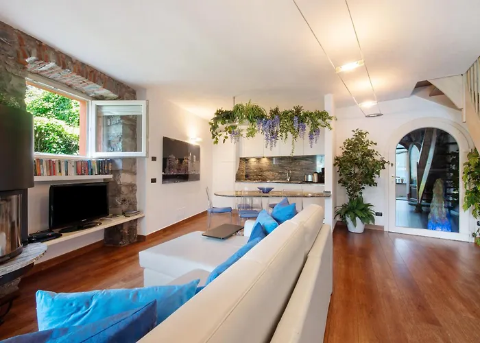 Semesterbostad Luxury Lakefront Lezzeno